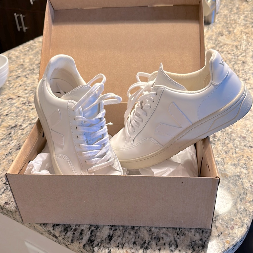 V-12 Sneaker